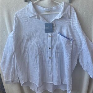 Beach to boulevard White Button-Up coverupBlouse with Blue Trim sea Sun Sand NWT